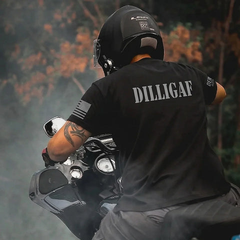 Men’s Dilligaf Graphic T-Shirt – Bold Attitude in Comfort